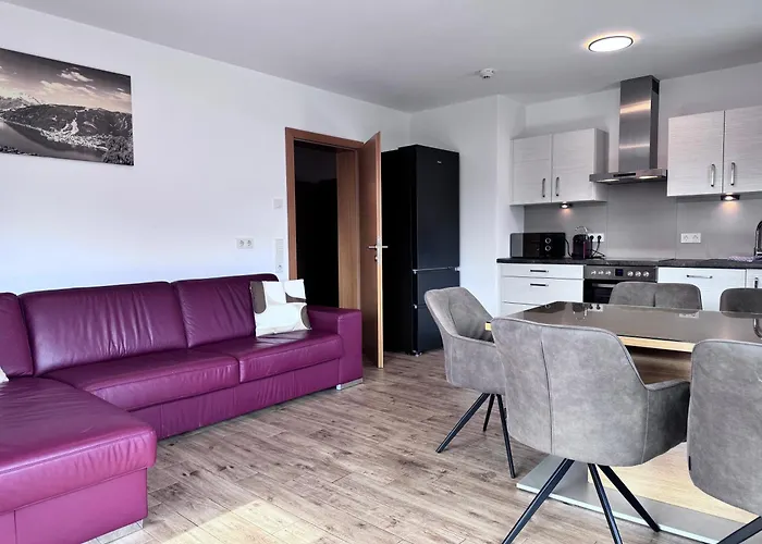 Apartment V - Asr 13